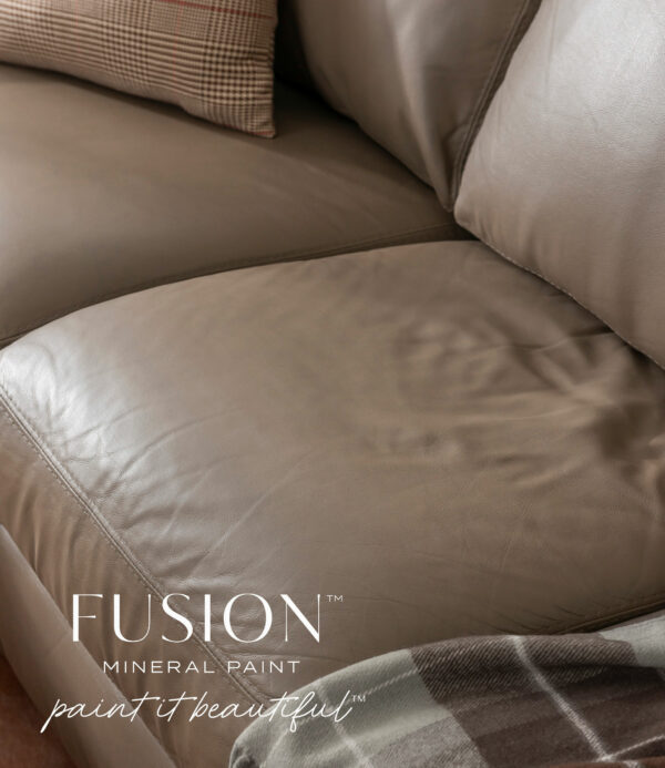 22 Fusion Mineral Paint WoodWick Sofa WR 230414 1595